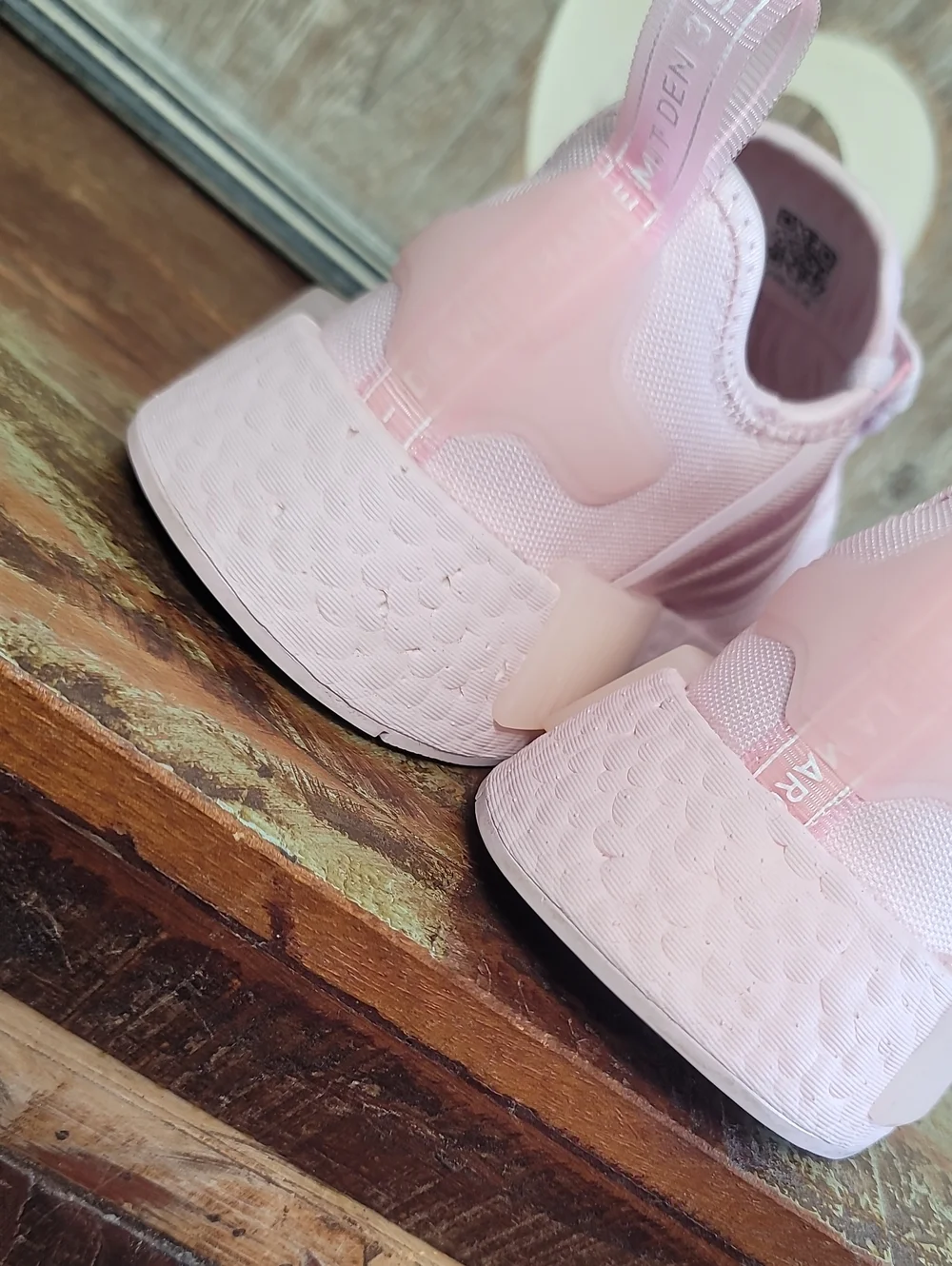 🔥 Wmns Adidas NMD R1 